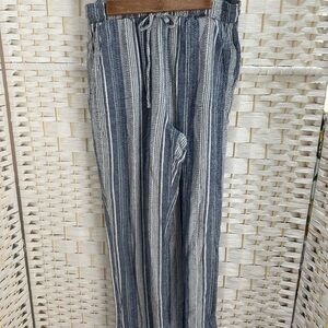 Royalty For Me pants size s women’s‎